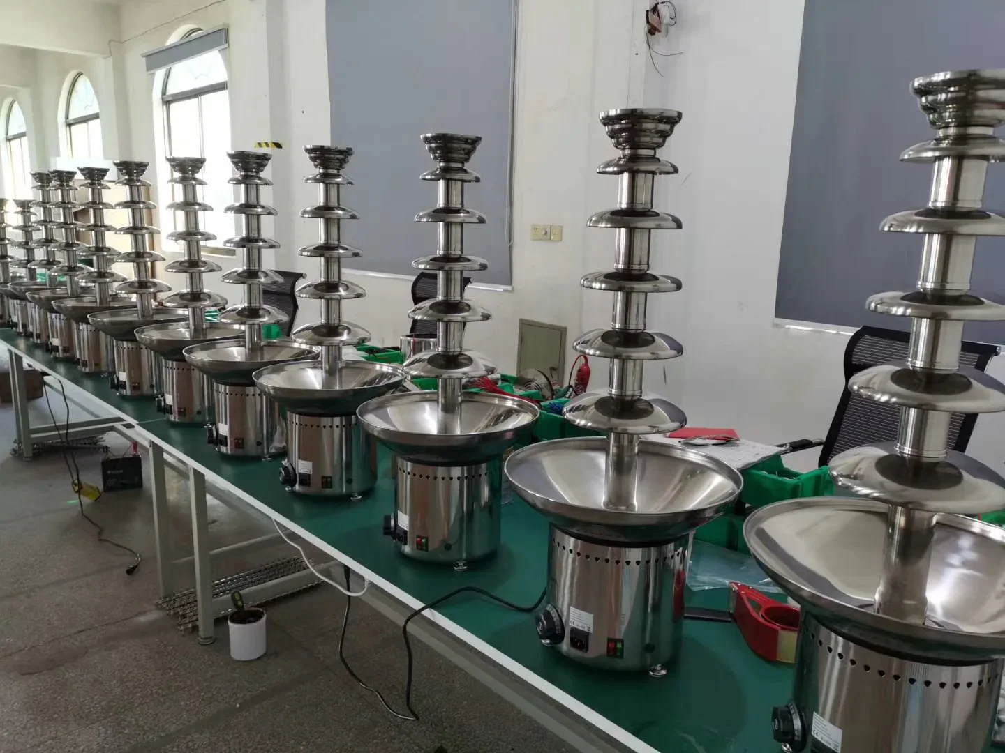 Professional Stainless Steel Electric Chocolate Fountain Machine for Commercial Hotel Big Party Use
