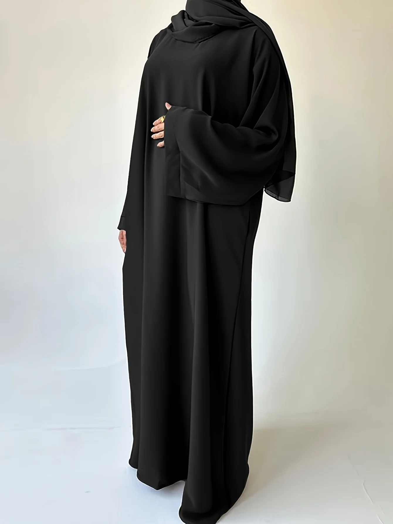 ردية نسائية مغلقة غير رسمية ، بلون واحد ، إذن من ا...