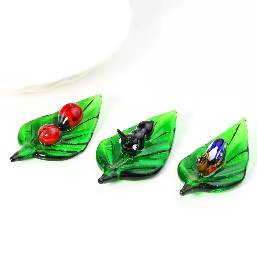 1Pc Insect Glass Desktop Ornament Coccinella Septempruntata Ant Snail Leaf Boat Home Decor Simulazione Animal Miniature Crafts