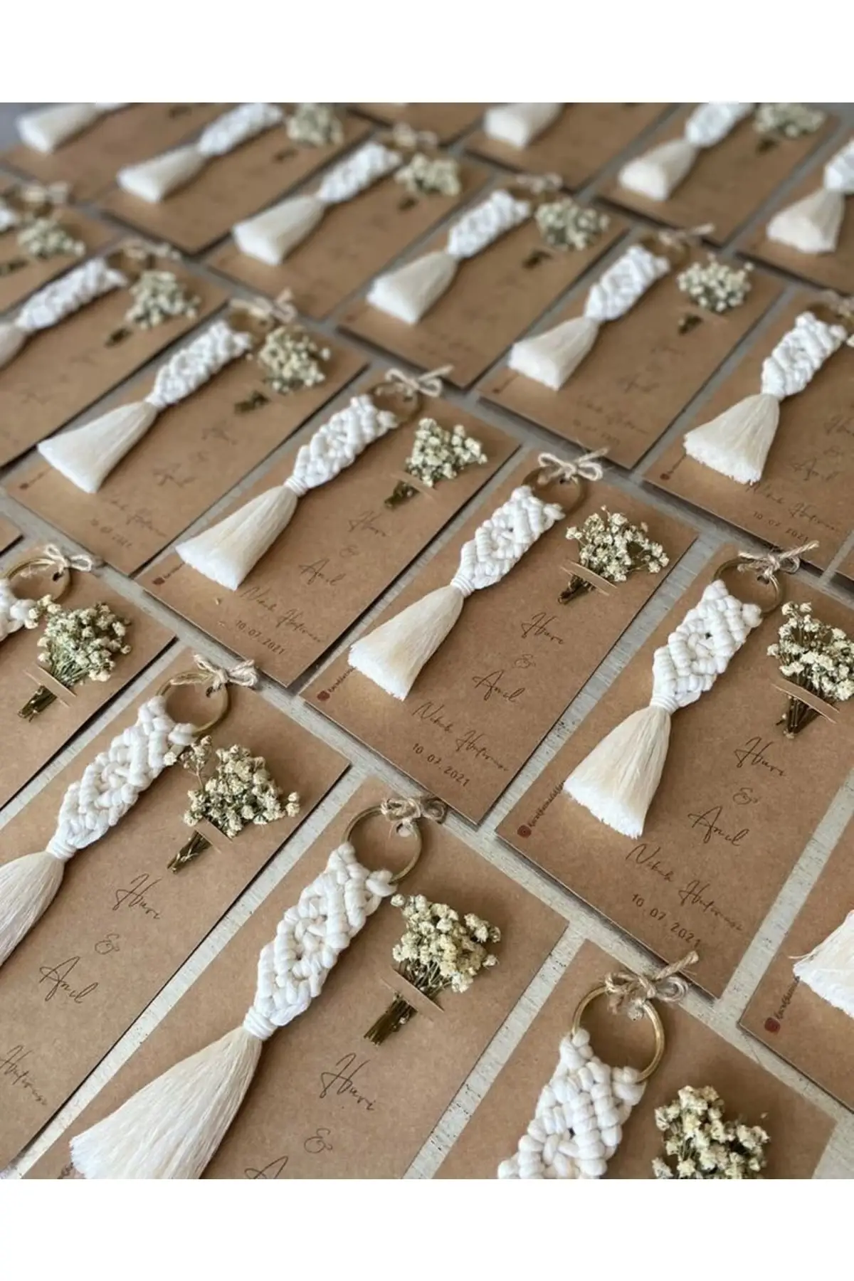 

Tassel Handmade Gift Macrame Keychain with 20 Cards