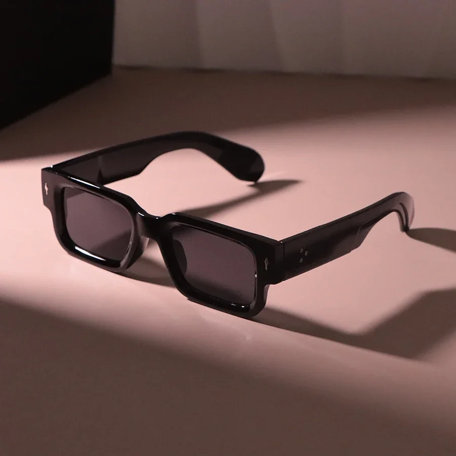 男性と女性のための正方形のサングラス,ビンテージスタイル,エレガントでクラシック,カジュアルでファッショナブル,ブランド名