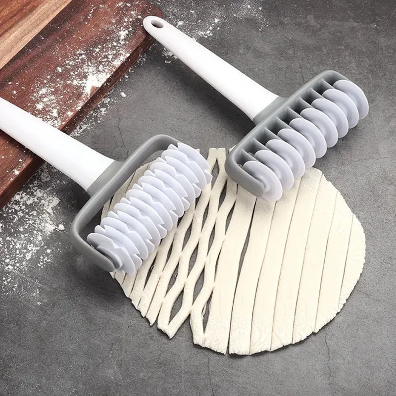 Multi-Pattern Pizza Cutter Wheel and Pastry Dough Roller,Creative Pasta Cutter Tool for Making Pie,Ravioli,Cookies for Beginners Multi-Pattern Pizza Cutter Wheel and Pastry Dough Roller,Creative Pasta Cutter Tool for Making Pie,Ravioli,Cookies for Beginners