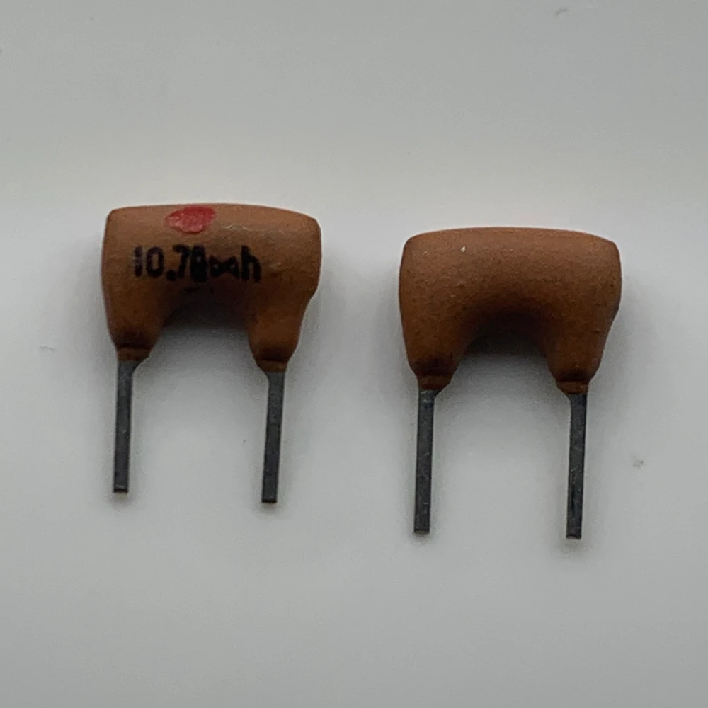 50PCS/ original authentic ceramic discriminator JT10.7MG 10.7MHZ 10.7M straight plug two feet