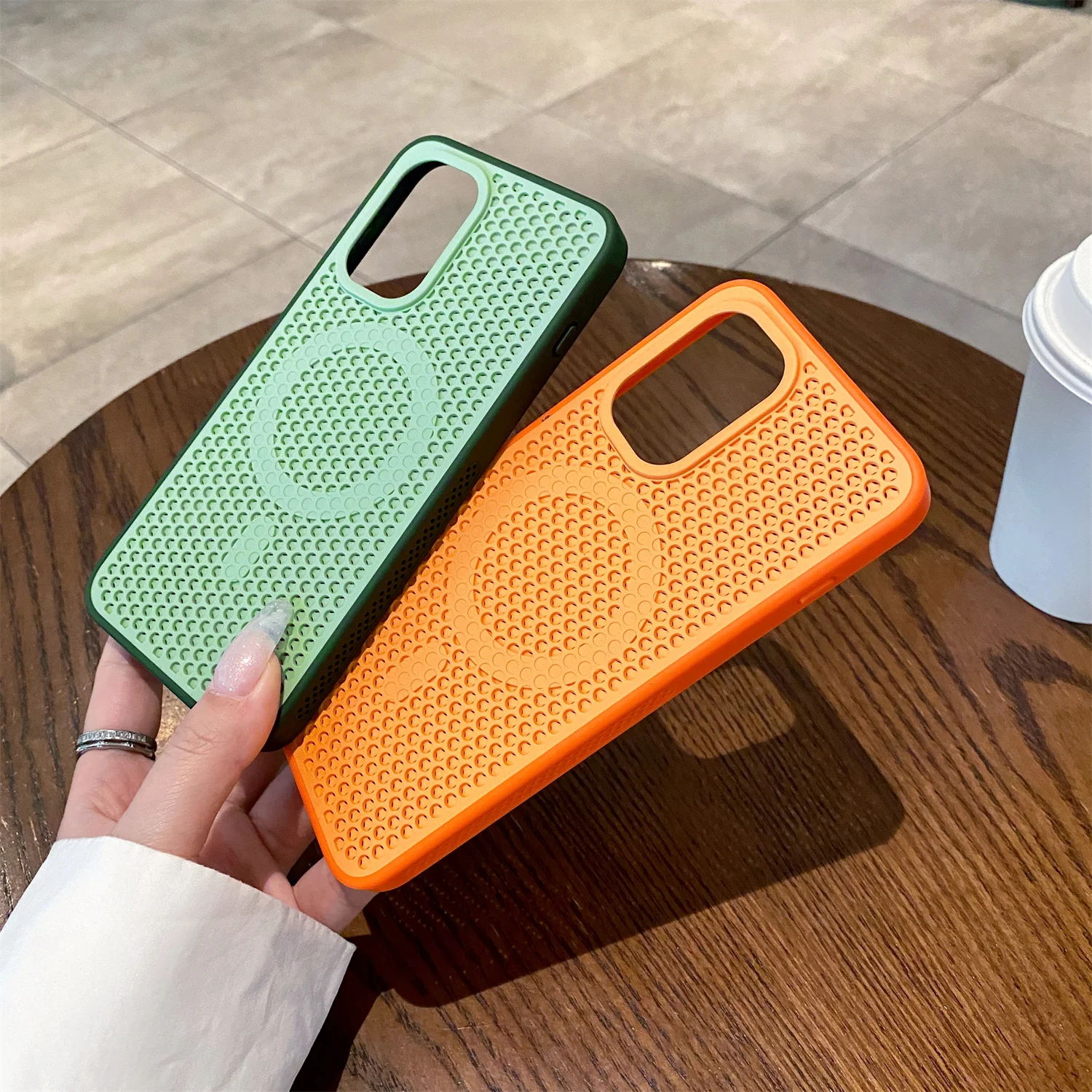 Ultra-Cooling Magnetic Mesh Case with Wireless Charging Compatibility