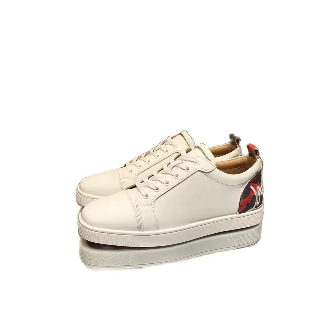 Zapatos de lujo para hombre, zapatos blancos pequeños con remaches, suela  roja, informales - AliExpress