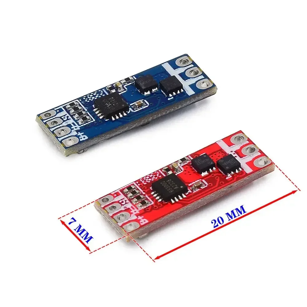 Contrôleur de Vitesse Électronique Brushless Ultra Léger 0.55g 1-2S 7A pour Drone Avion RC, à côté d'une pièce de monnaie pour échelle.