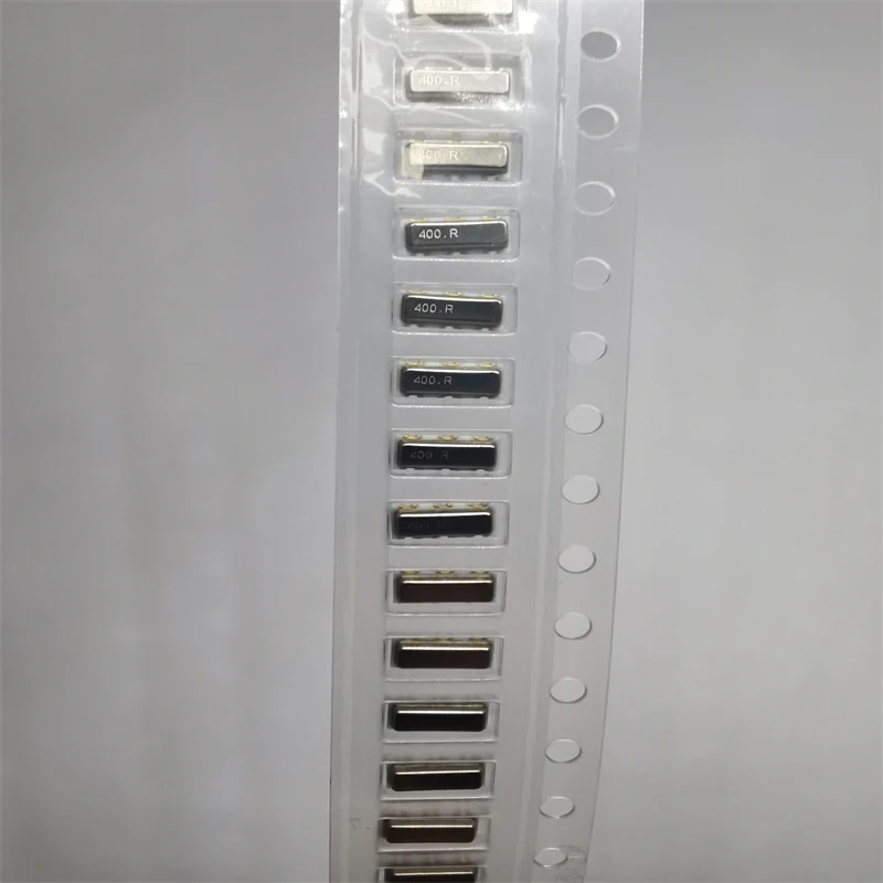 CSTCR4M00G53-R0 마킹: 400 * 세라믹 RES 4.0000MHZ 15PF SMD 재고, 오리지널 10PCs/로트, 100% 신제품