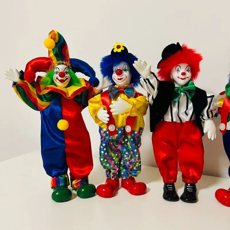 

Ceramic Clown Ornaments Standing and Sitting Chihuahua European and American Retro Crafts Imported Circus Toy Gift