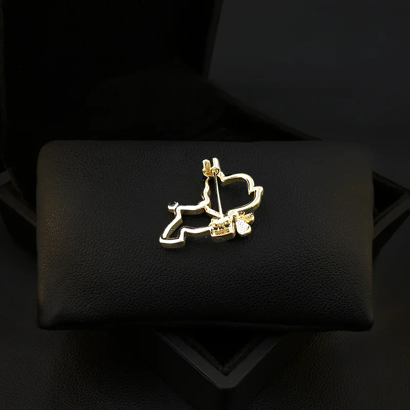 Hollow Cute Puppy Brooch Cartoon Dog Badge Women's Suit Accessories Neckline Anti-Exposure Buckle Pins Fixed Decoration Jewelry