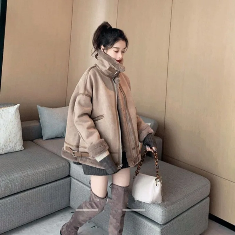 2023 New Leather and Fur Integrated Short Coat Women Winter Top High End Versatile Casual Loose Thickened Warm Fur Large Coat