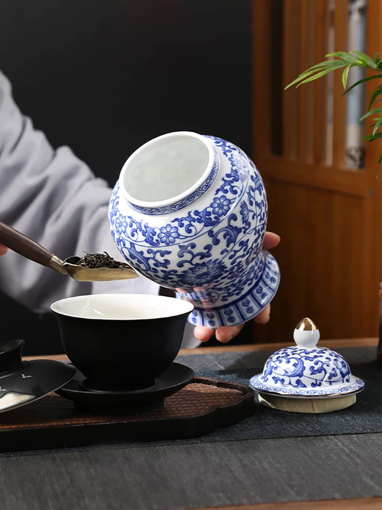 Description Picture 4 of itemGold-plated Ceramic Storage Jar Blue and White Porcelain Tea Jar Vintage Porcelain Storage Container Sealed Pot Art Decoration