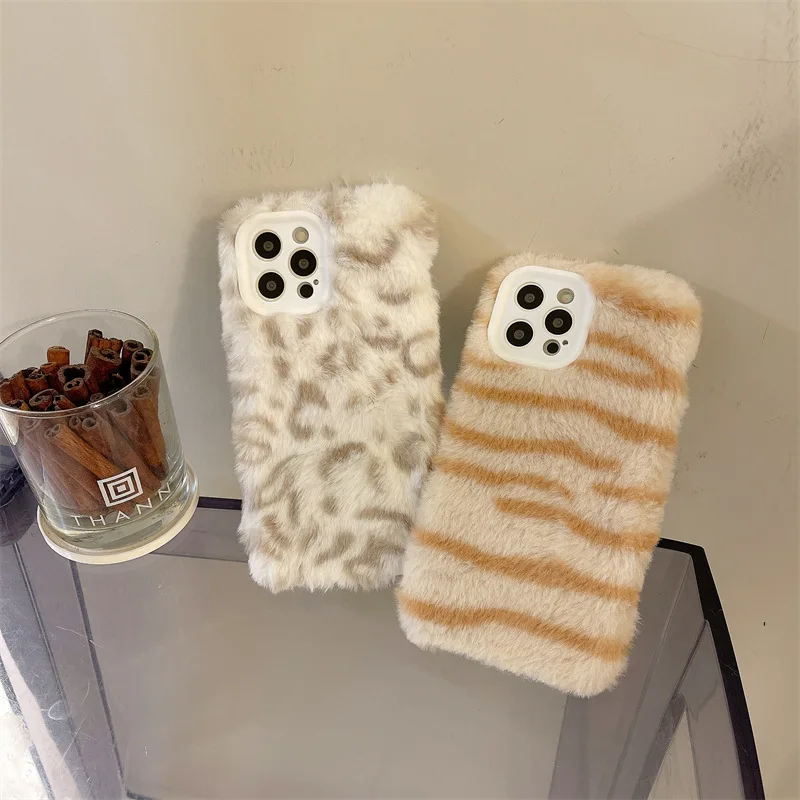 

Tiger print leopard print autumn and winter plush case suitable for Apple 12pro/13 phone case iPhone 11/14 full package XS