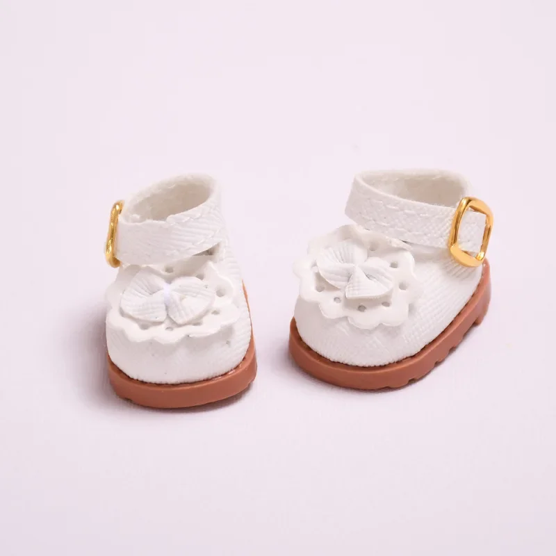 White princess shoes