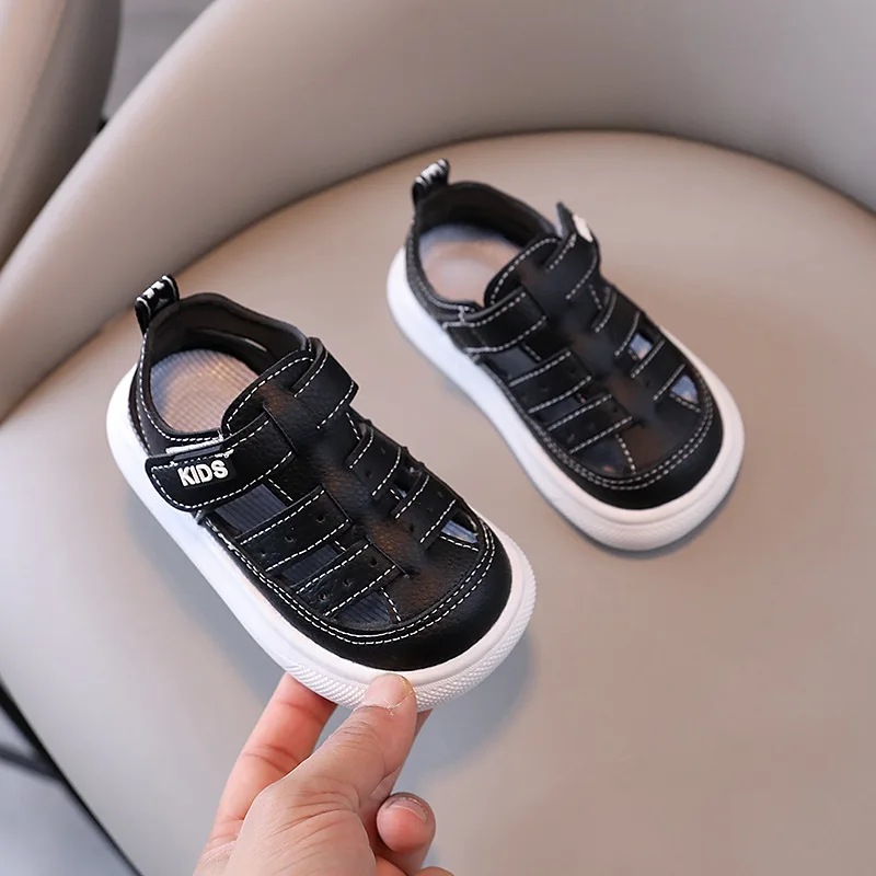Fashion New Children Sandals Lightweight and Versatile Boys Beach Shoe Non Slip Girls Leather Shoes Comfort Soft Soled Shoe