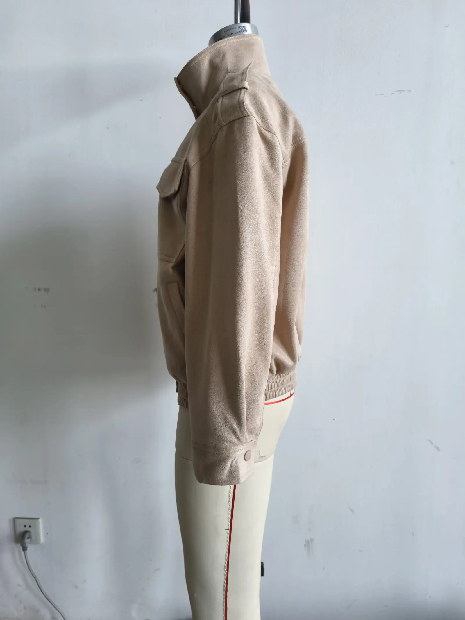 Frauen Stehen Kragen Wildleder Jacke Mode Chic Zipper Tasche Lose Oberbekleidung Tops Dame Herbst Neue Casual Highstreet Cargo Mäntel – Detail 26