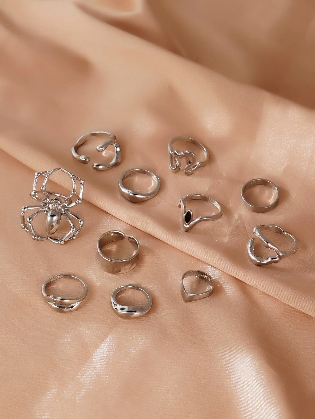11pcs Asymmetrical Spider Ring Set Exaggerated Stacking Rings for Women