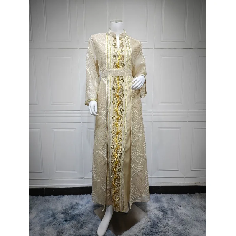 جلابية أوراق بنقش ذهبي فاخر بحزام