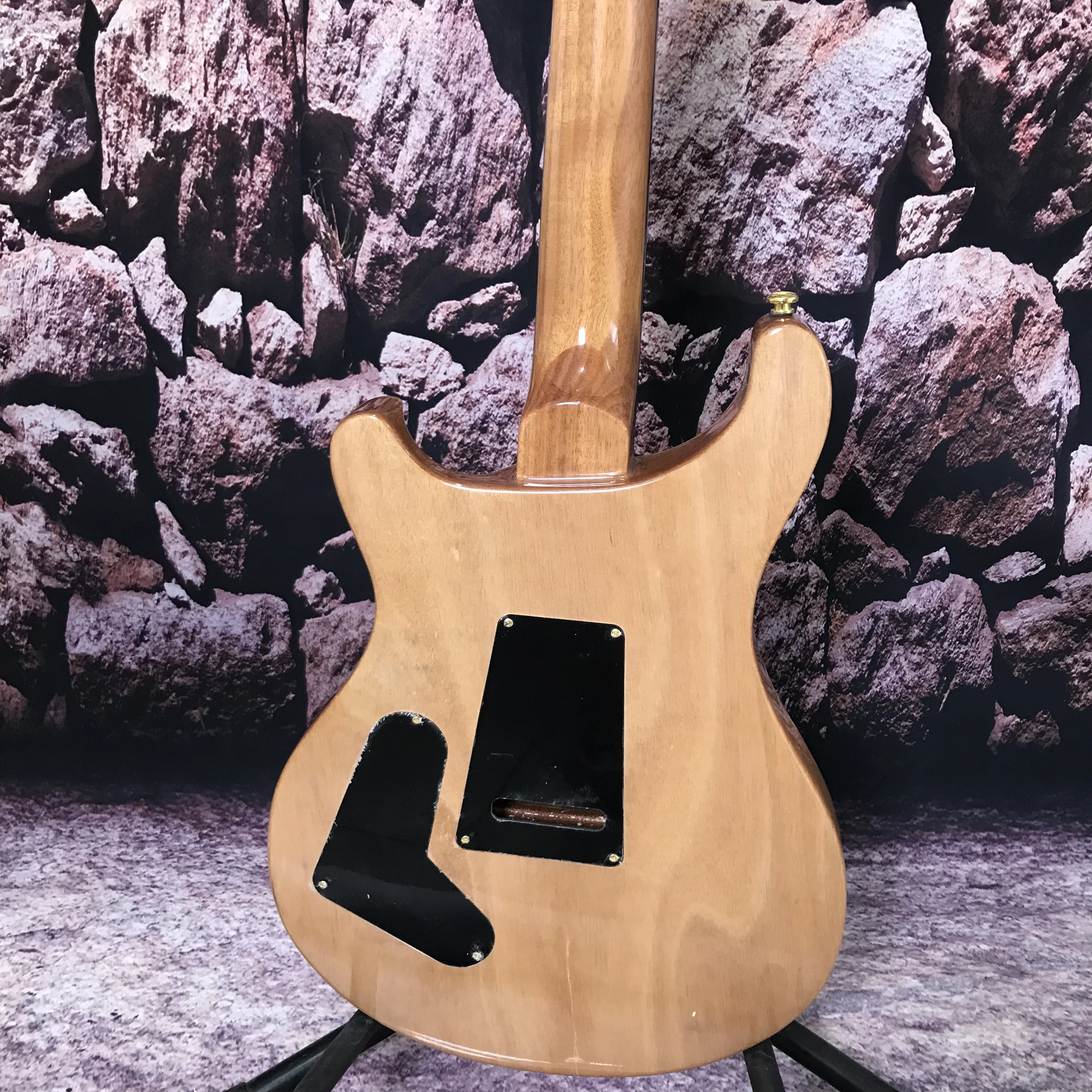 Factory Electric Guitar Natural Color Maple Wood Top Bird Good Sound Quality