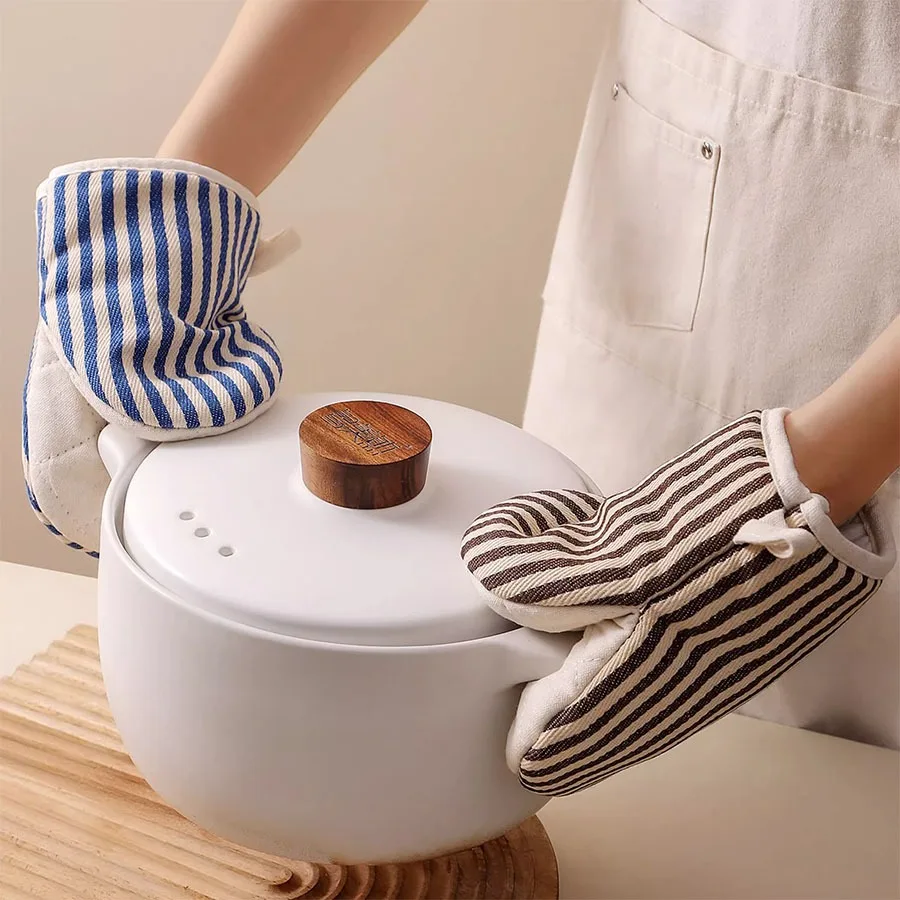 Microwave gloves Cotton linen heat resistant kitchen baking gloves Household steam box oven special kitchen gloves