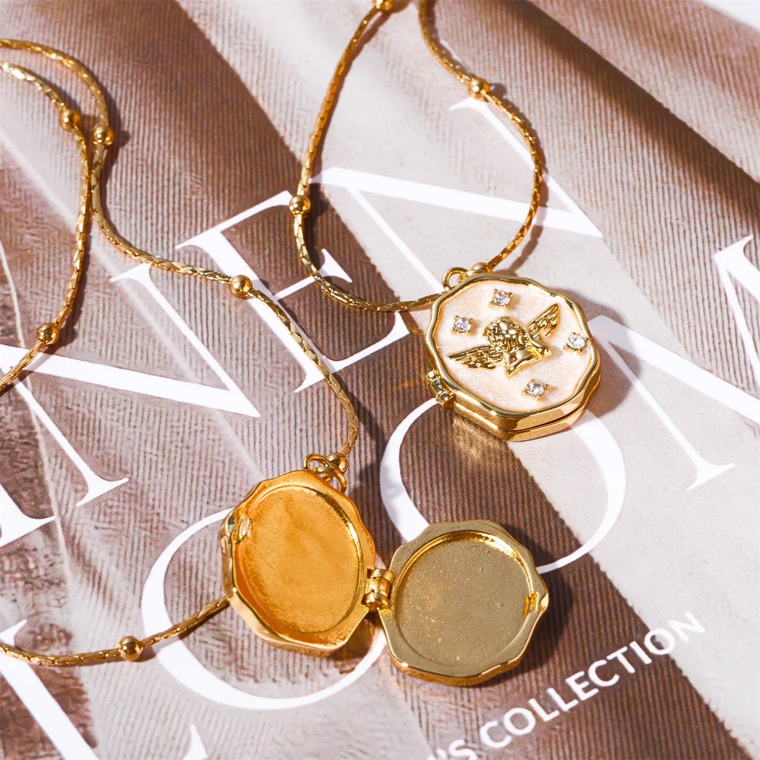 Charm Kpop White Shell Openable Angel Photo Frame Pendant Necklace Women Golden Waterproof Zircon Choker Retro Designer Jewelry