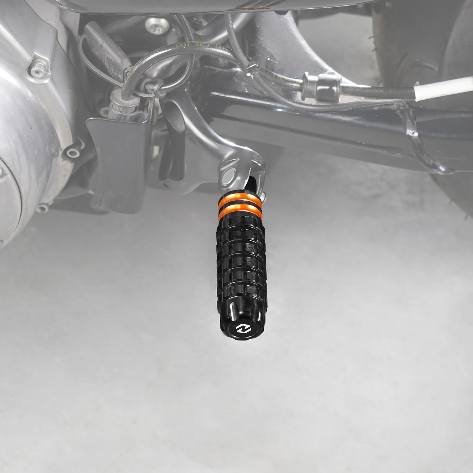 Für Harley Sportster 1200 Custom XL1200C 2014–2018 Beifahrer-Fußrasten Eisen 883 1200 XL883N XL1200NS Sportster 883 Roadster XL883R – Detail 2