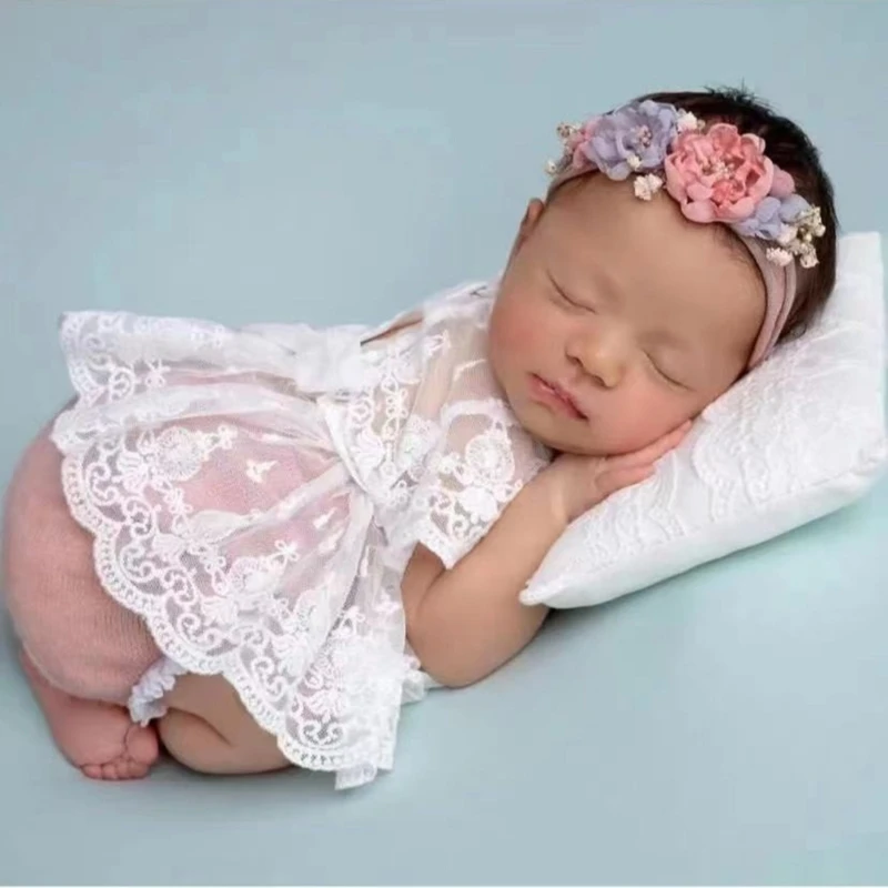 

Newborn Lace Dress Elegant Baby Lace Skirt Cotton Suitable for Special Occasion