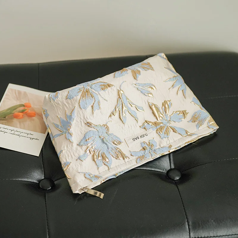 حقيبة مكياج نسائية باللونين الأزرق والذهبي، حقيبة...