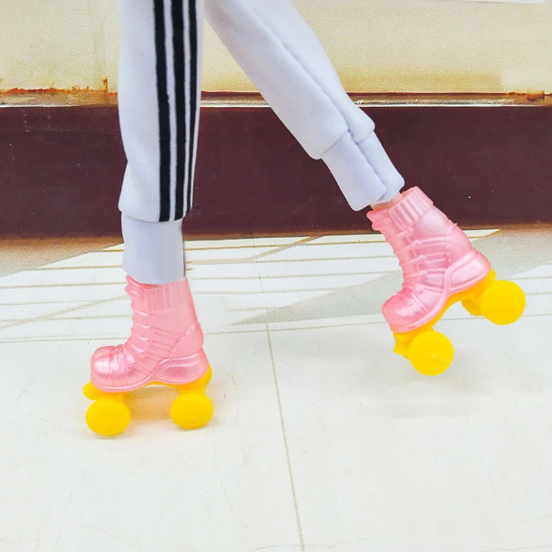 1Pair Mini Roller Skate For 30cm Doll 1:6 Dollhouse Miniature Flat Skate Shoes Kid Pretend Play Toy Doll Accessory Кукольный Дом