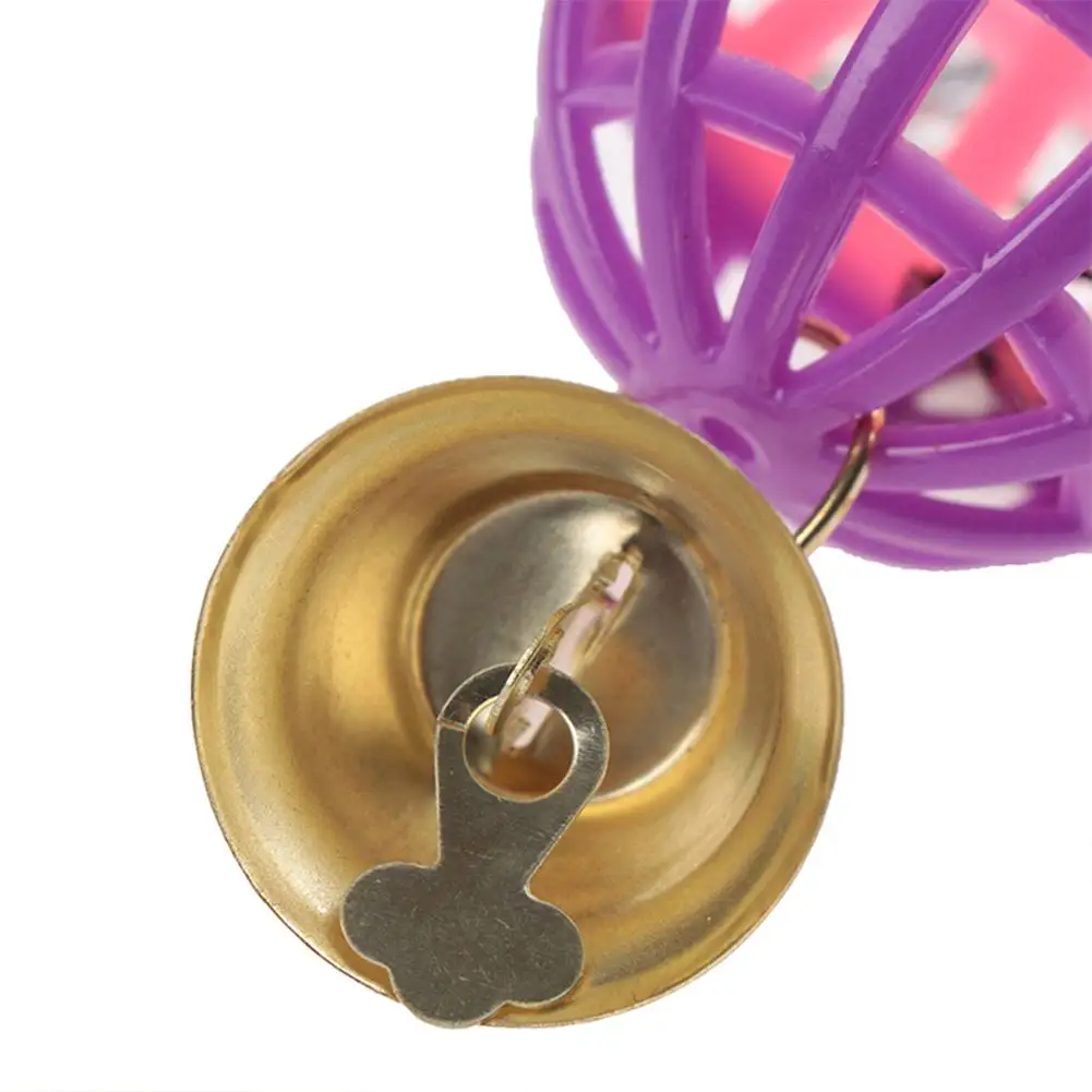 Cute Parrot Birds Toy Two-Color Bell Sounding Hanging Swing Ball Rattle For Climbing Biting Chewing Pet Supplies (Random Color)