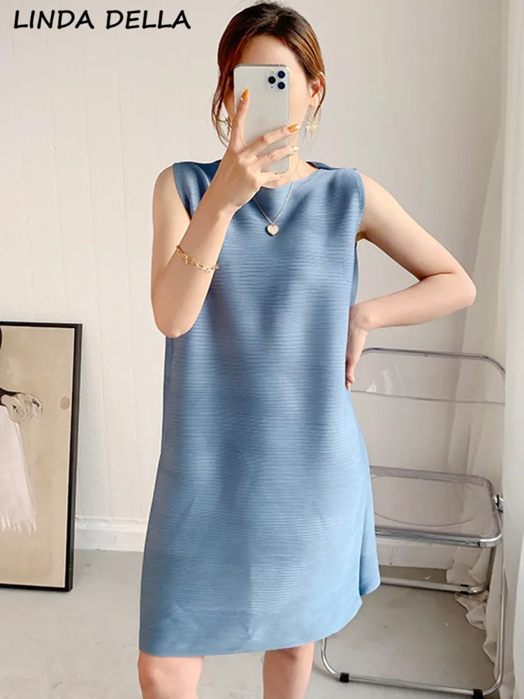 

LINDA DELLA Summer Fashion Designer Light Blue Vintage Pleated Dress Women's O-neck Sleeveless Casual Loose Big Size Mini Dress