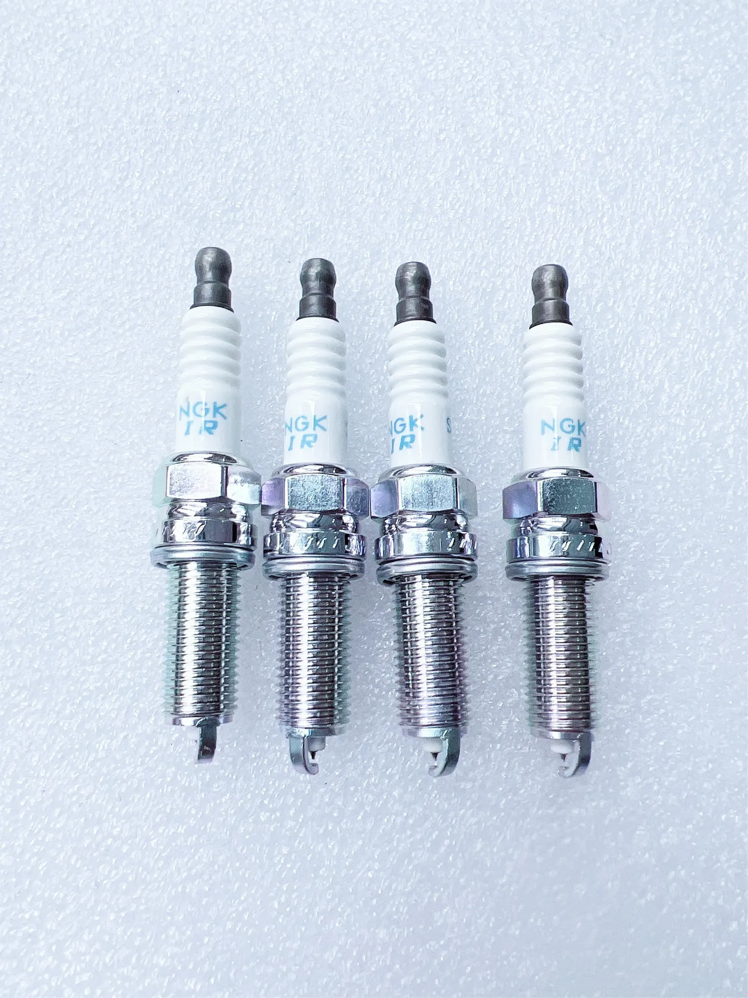 4PC Original Spark Plug 68292346AA, 50051491 Suitable For; Jeep Wrangler, Grand Cherokee, Cherokee, Grand Commander K8, KL, JL,