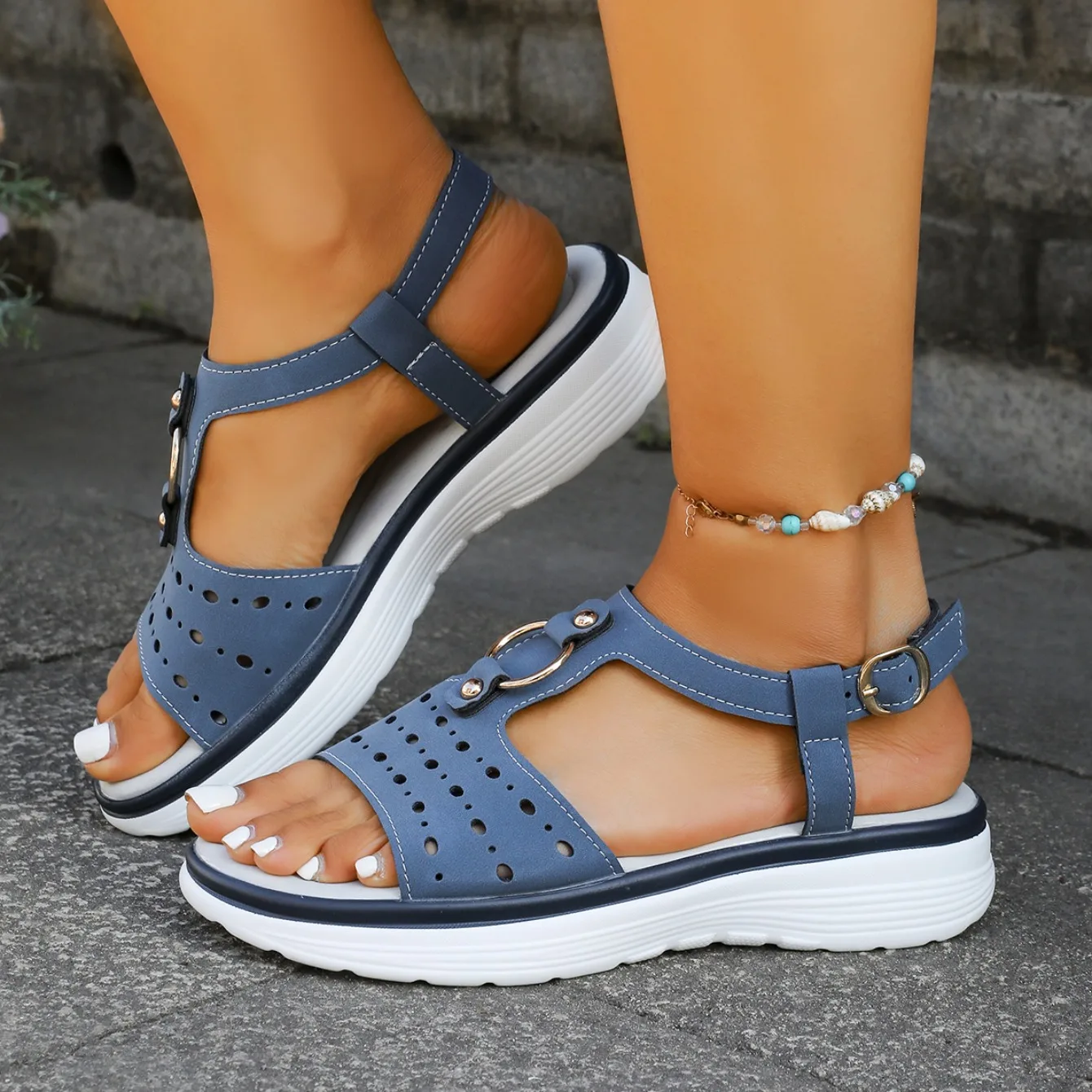 Zomer sandalen voor dames met dikke zool en kristallen details_voghion.com