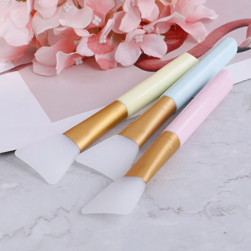 Facial Mask Brush 1pcs Professional Cosmetics Makeup Mask Brush Wooden Handle Facial Face Mud Mask Mixing Brush Cosmetic Make Up Kit