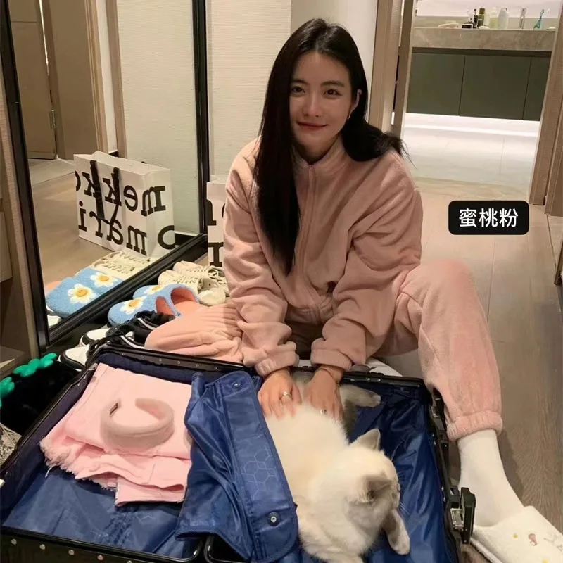 Рисунок 4 - Женская зимняя Пижама на молнии