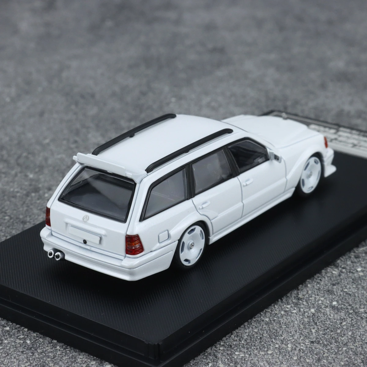 1:64, HEC exhibition limited edition Mercedes-Benz S124