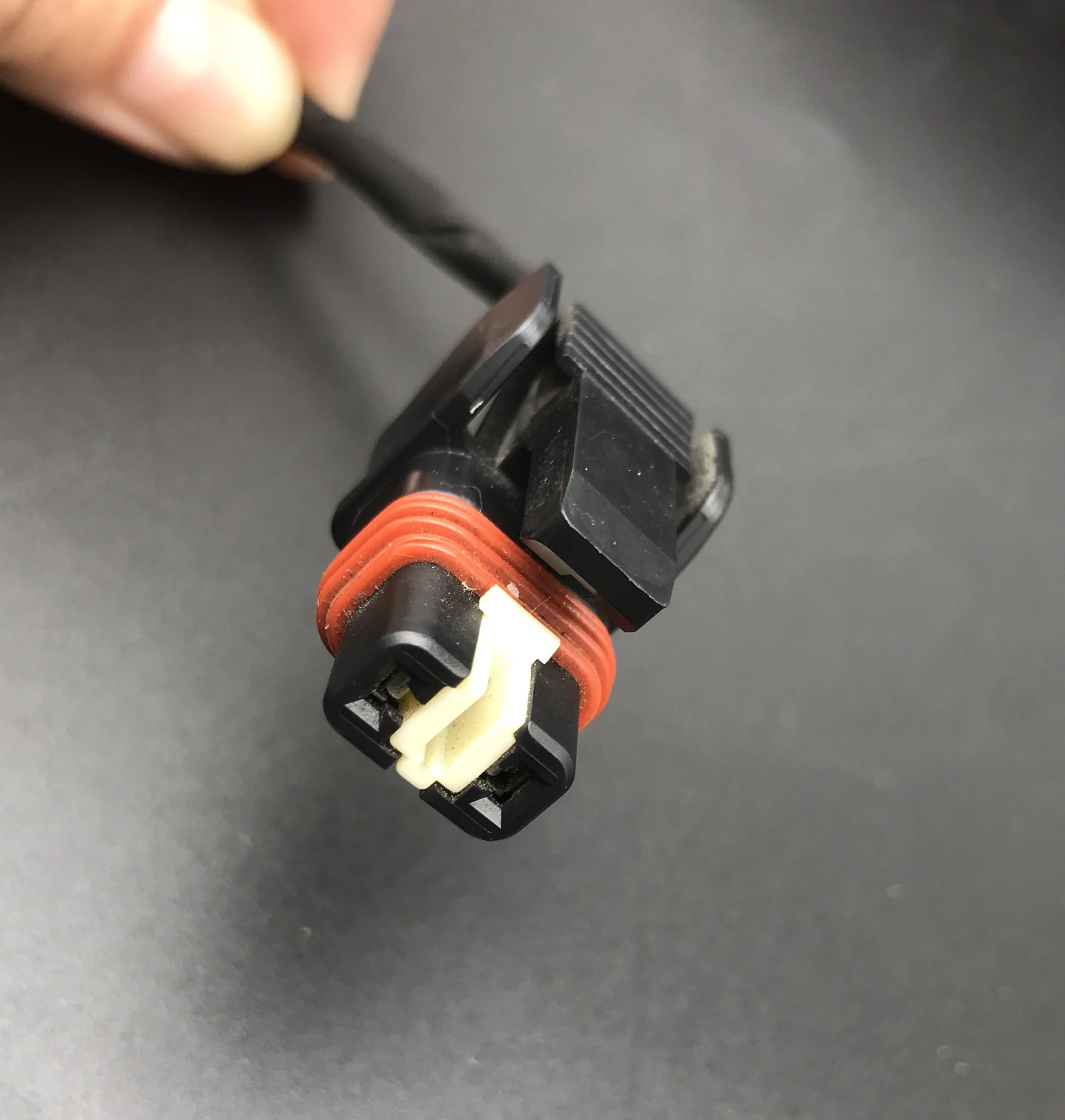 

1pc for MG653494-5 for Hyundai Kia Front Crash Sensor Plug DJ70241-1.5-21