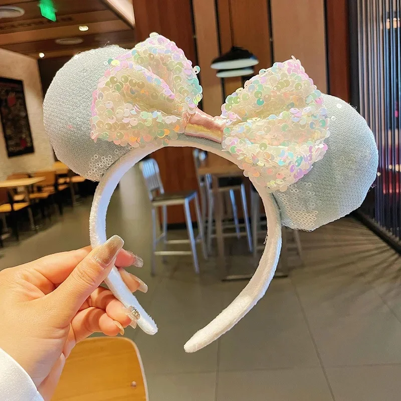 Sequins (light blue + White)