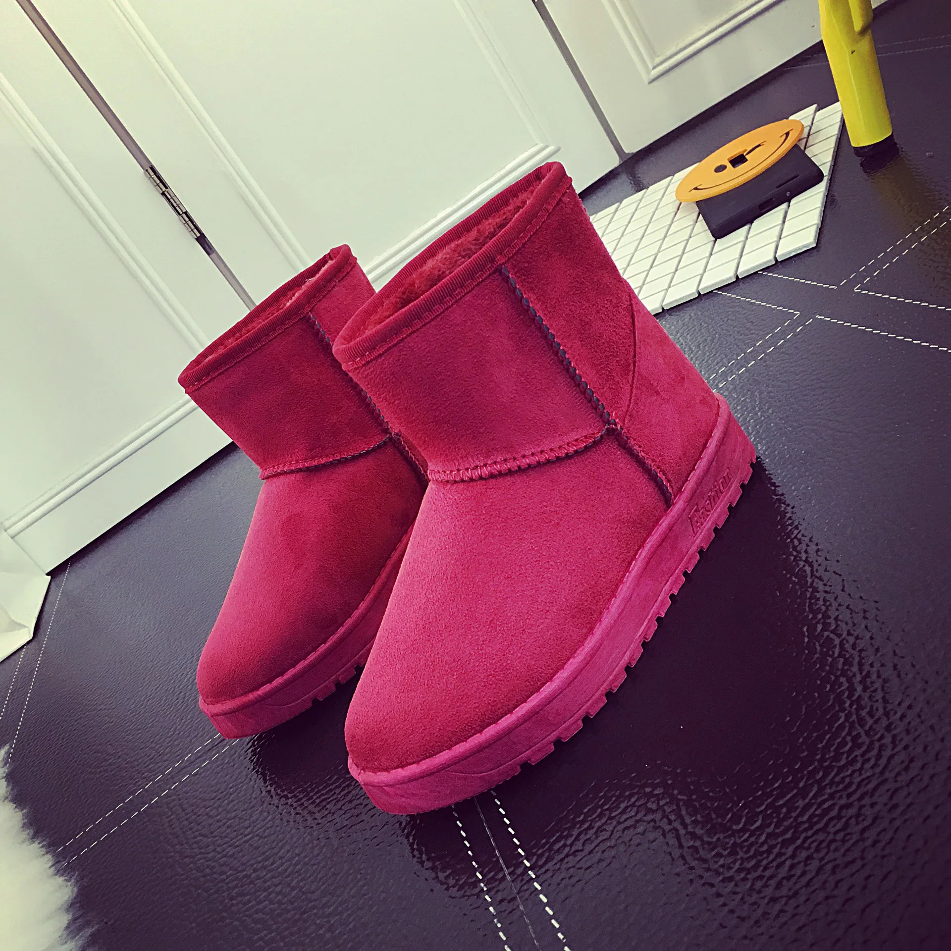 Winter Women Snow Boots New Thickened Plush Warm Womens Boots Anti Slip Thick Sole Shoes Fashion Short Barrel Brown Snow Boots