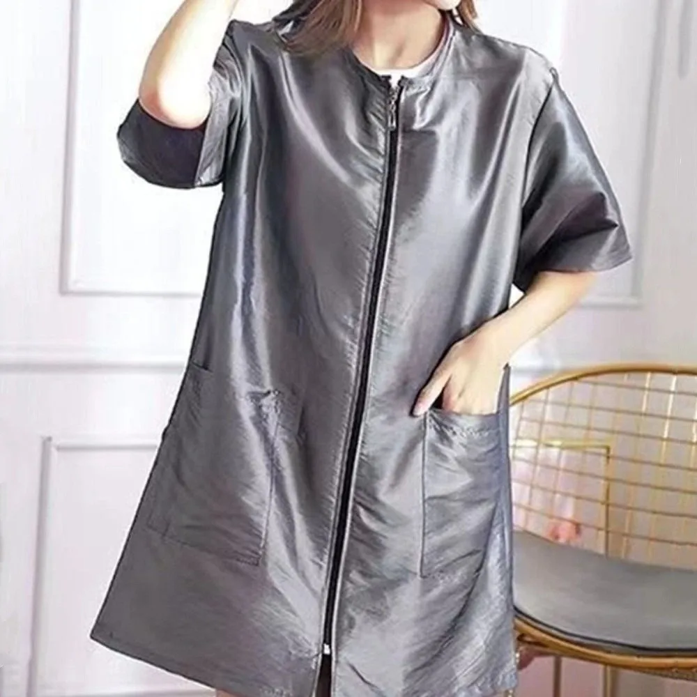 짧은/긴 소매 이발소 작업복 털이 묻지 않는 폴리에스터 미용사 가운 통기성 좋은 지퍼형