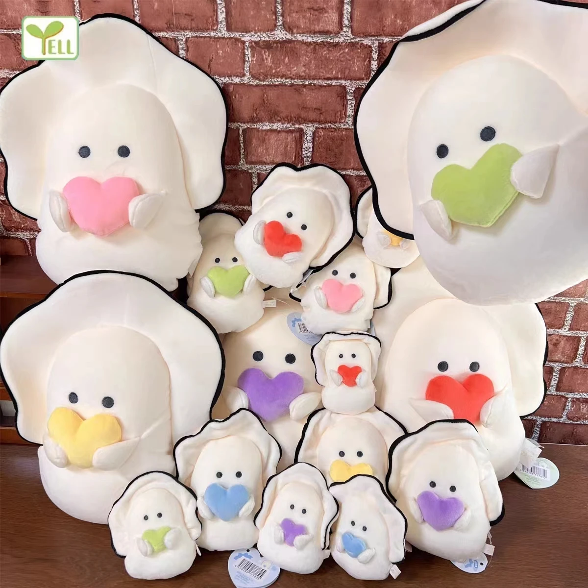 Kawaii 7cm Round-Eyed Plush Oyster with Colorful Heart Pendant