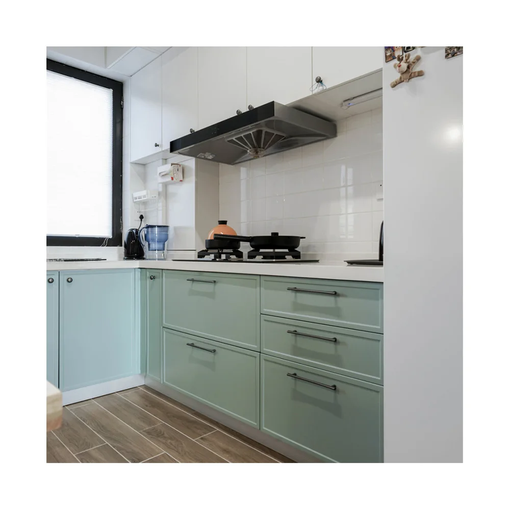 ไม้เนื้อแข็งรูปตัว L ที่กําหนดเองชุดเล็กการออกแบบที่ทันสมัยเฟอร์นิเจอร์ห้องครัวผนังเคลือบเงาอัจฉริยะพร้อมตู้เกาะ 1