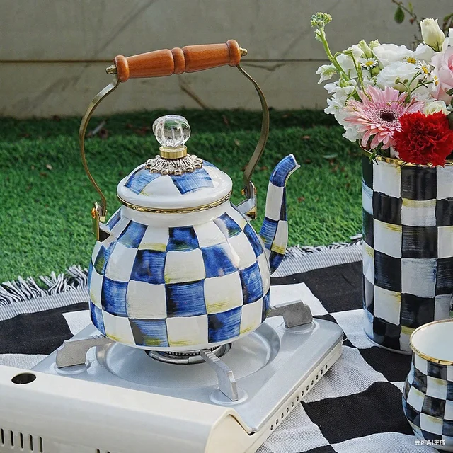 Harlequin Check Tea Kettle 5