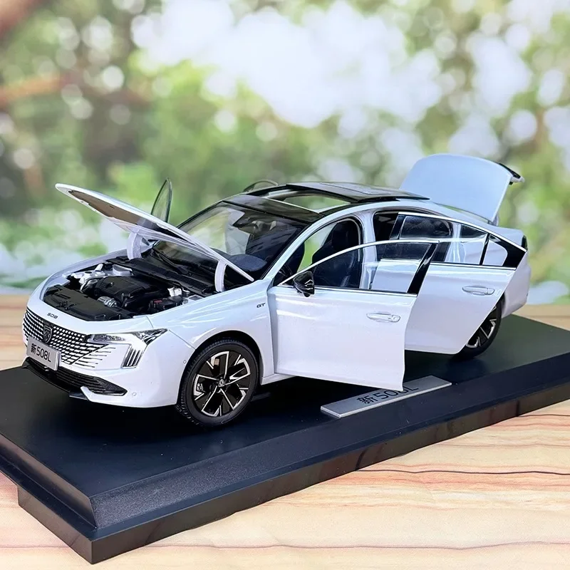 

High Simulation 1:18 Alloy New 508L Car Model Diecast Metal Vehicle White Car Model Boy Toy Gift Collection