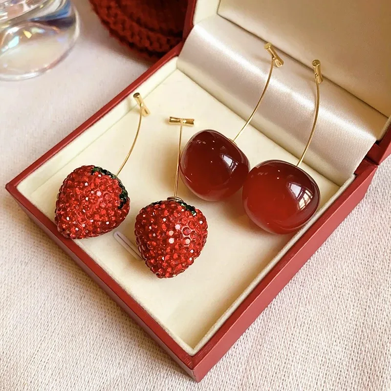 Cherry Strawberry Earrings for Women Shiny Red Rhinestone Drop Earrings Temperament Delicate Party Wedding Ear Jewelry