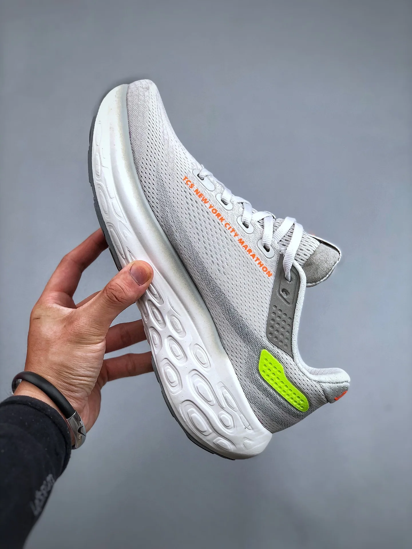 

Men's and Women's Professional Cushioning Sports Comfortable Running Shoes