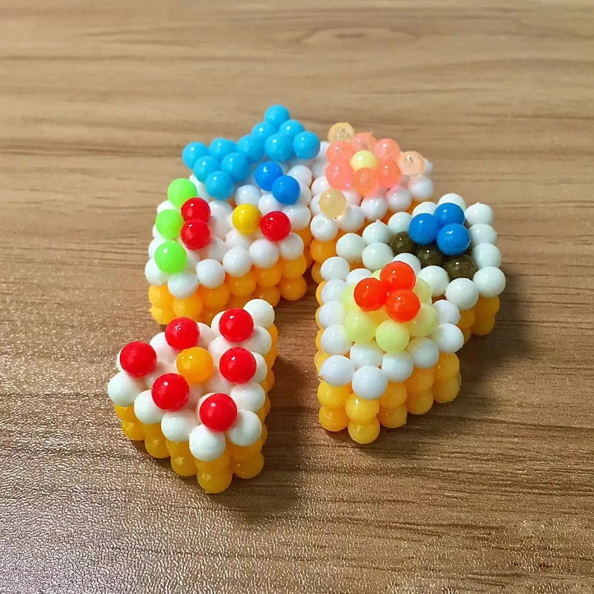 200pcs /bag 5mm Water Spray Magic Beads kids toys supplement 3D puzzle Educational perlen Toys For Children игрушки для детей 4