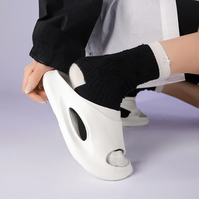 Tofflor för kvinnor och män Halkfria med tjock sula Mjukt skum Sliders Tofflor för inomhus utomhus Slip Comfy_voghion.com