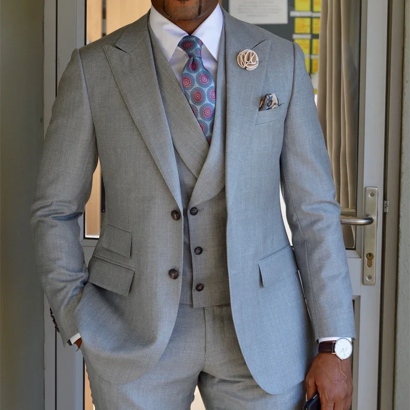 

Luxury Grey Suits for Men Peak Lapel Single Breasted Formal 3 Piece Jacket Pants Vest Business Outfits Wedding Costume Homme