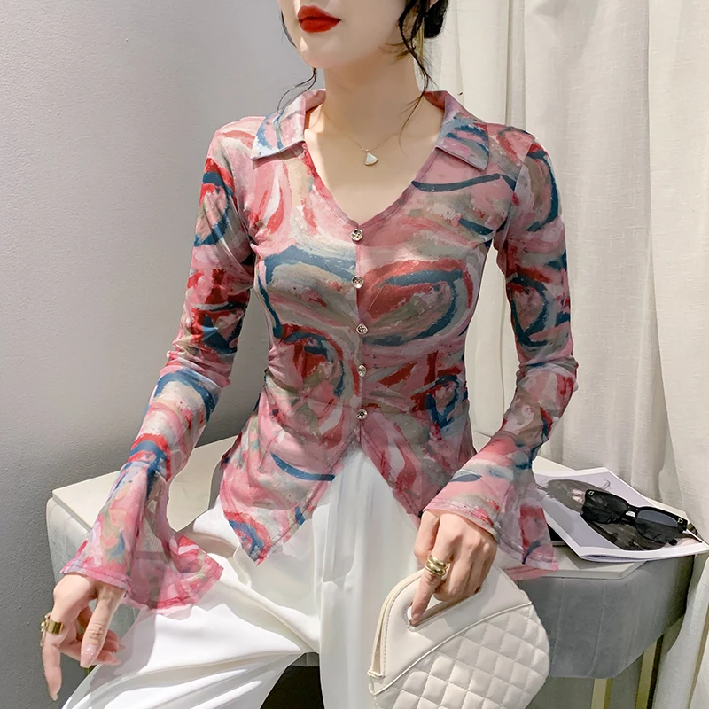 

2023 New Fall Winter European Clothes Gauze Thin T-Shirt Chic Sexy V-Neck Button Print Women Tops Flare Sleeve Elastic Tees 3922