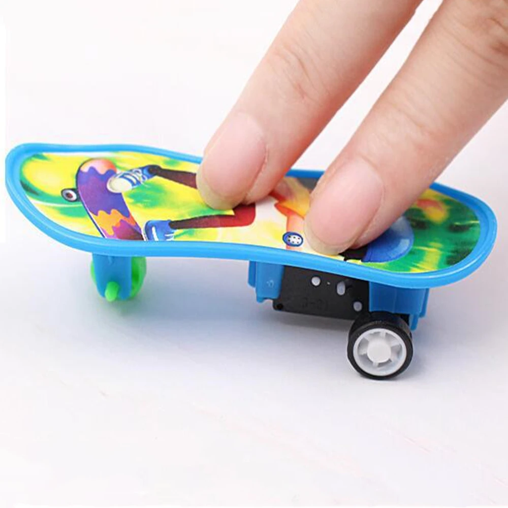 Party Toys Toy Gift Filler Mini Kids Pull Back Scooter Toys Children Birthday Party Favors Boys and Girls Pinata Fillers Gift Bag Carnival Prizes 12/30Pcs